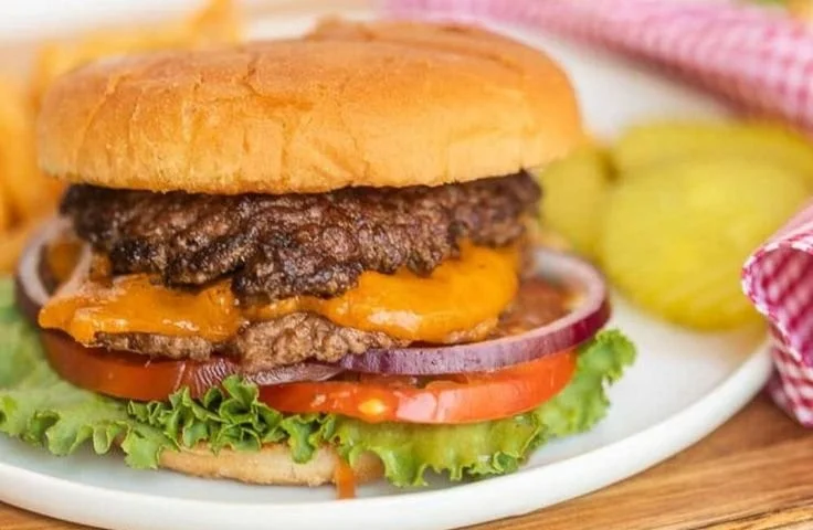 Delicious Smash Burger with fresh toppings and crispy edges